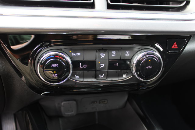 Used 2025 Chevrolet Trax ACTIV w/ Driver Confidence Package FWD image 20