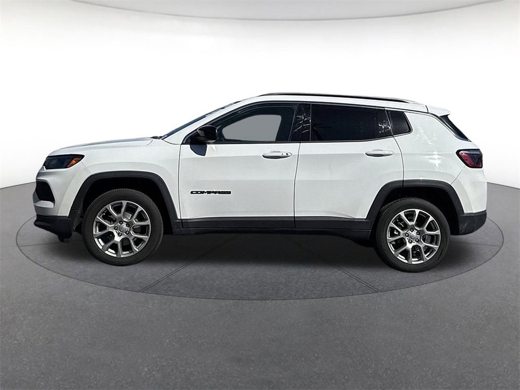 Certified 2022 Jeep Compass Latitude image 3