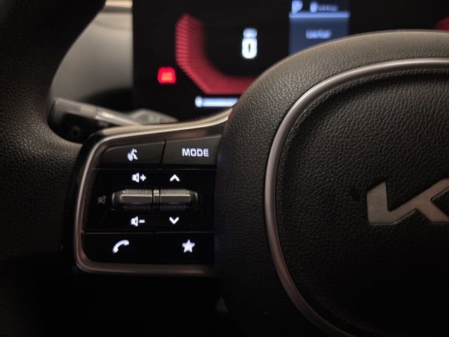 Certified 2024 Kia Sorento LX image 15