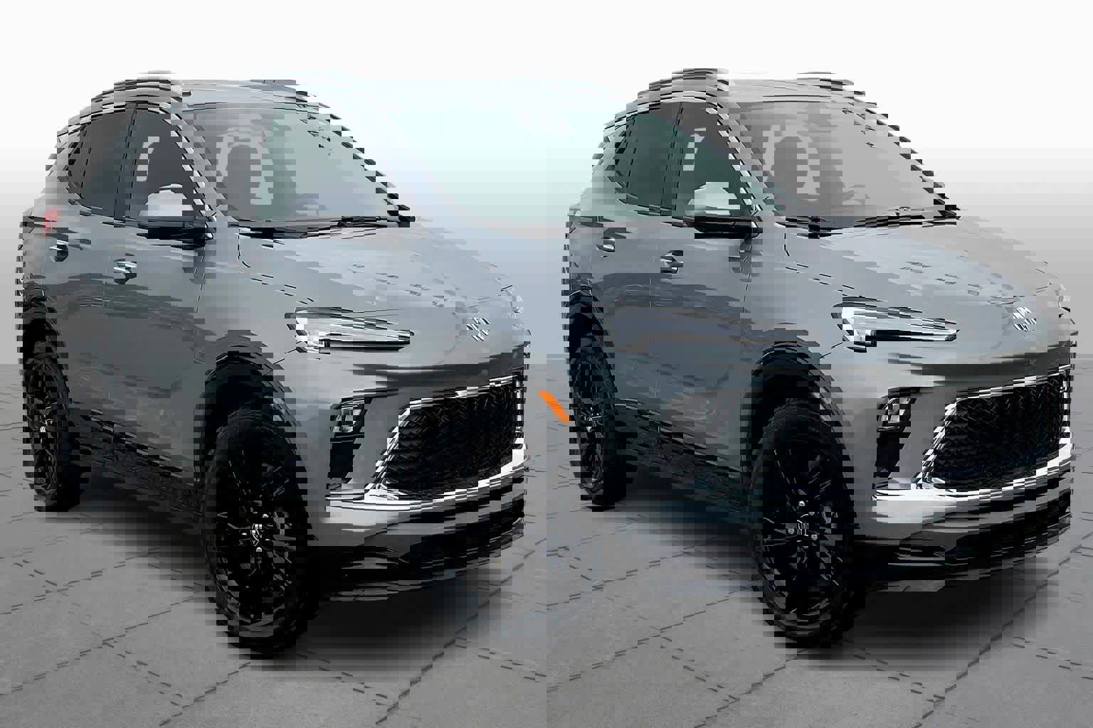 Used 2024 Buick Encore GX Sport Touring image 2