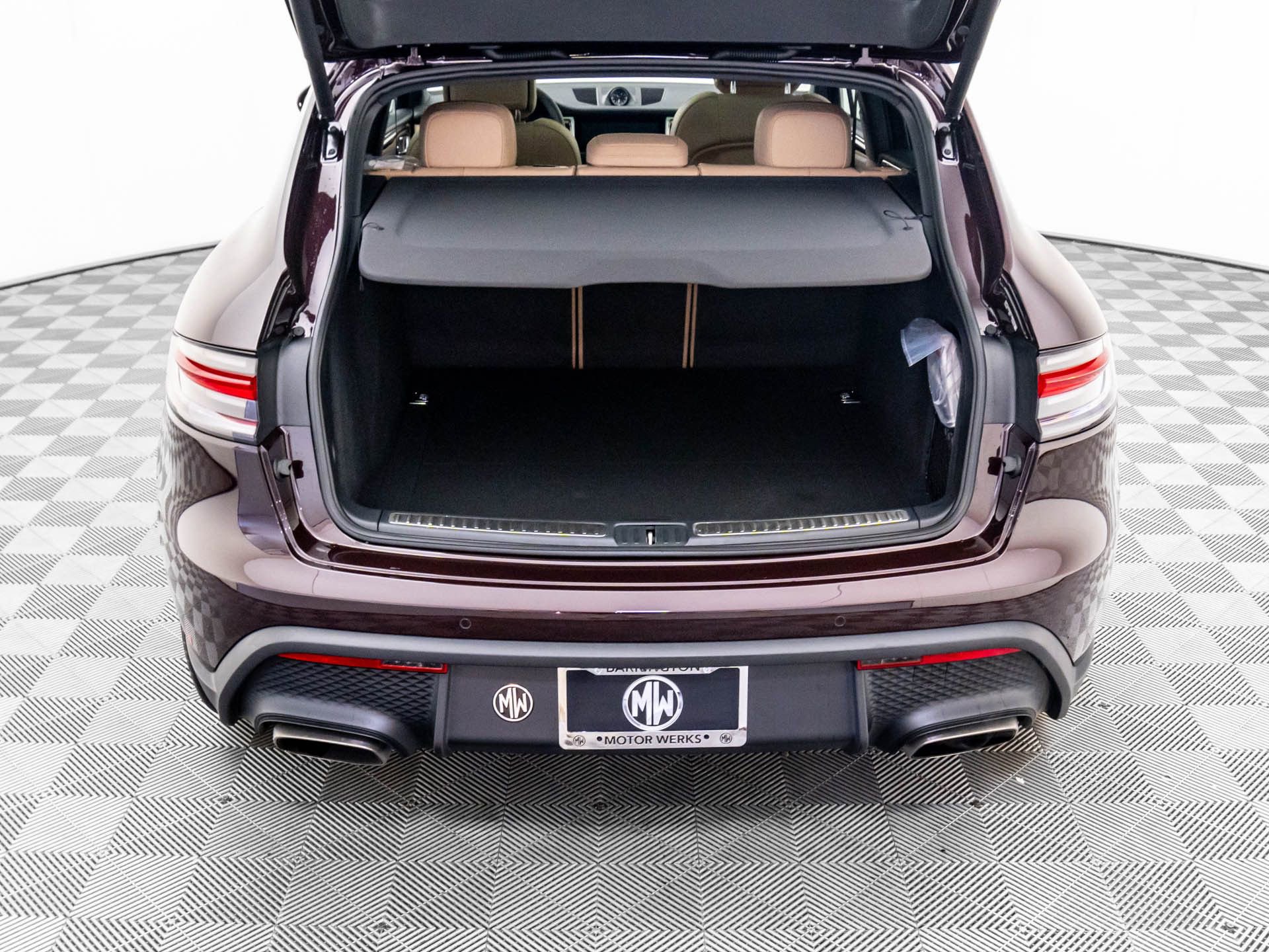 Certified 2026 Porsche Macan image 31