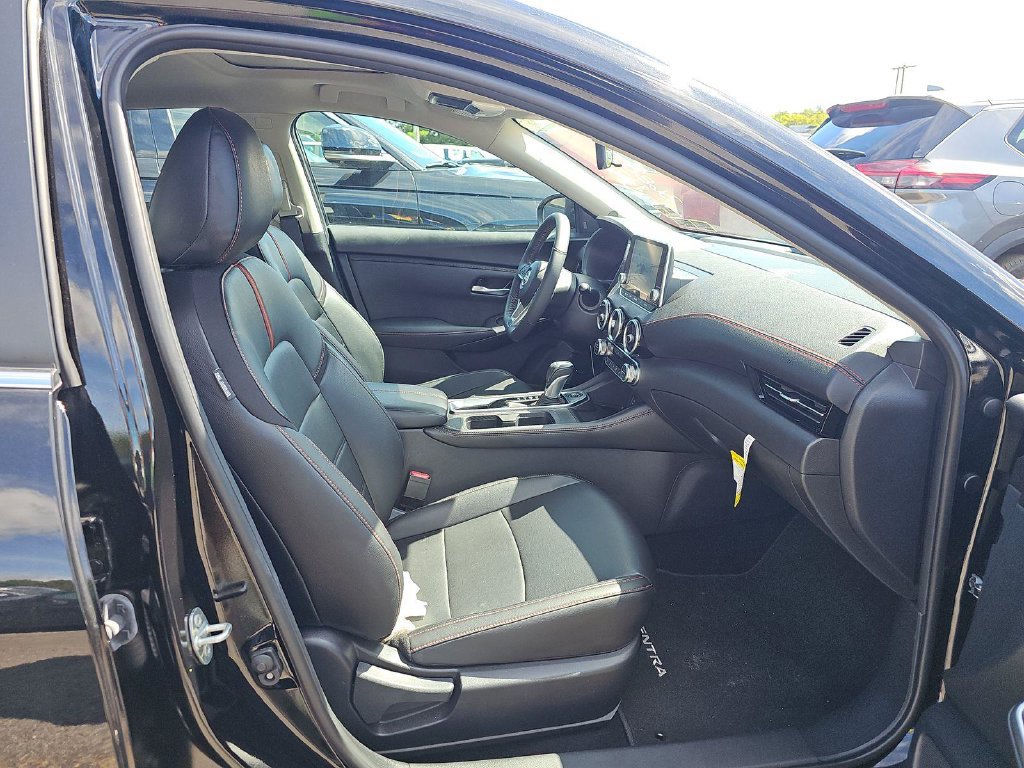 Certified 2025 Nissan Sentra SR w/ SR Premium Package FWD image 8