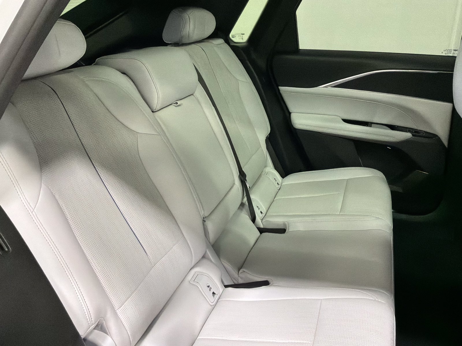 Used 2024 Cadillac Lyriq Sport AWD/4WD image 25