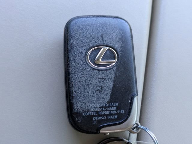 Used 2015 Lexus LX 570 4WD w/ Luxury Package image 39