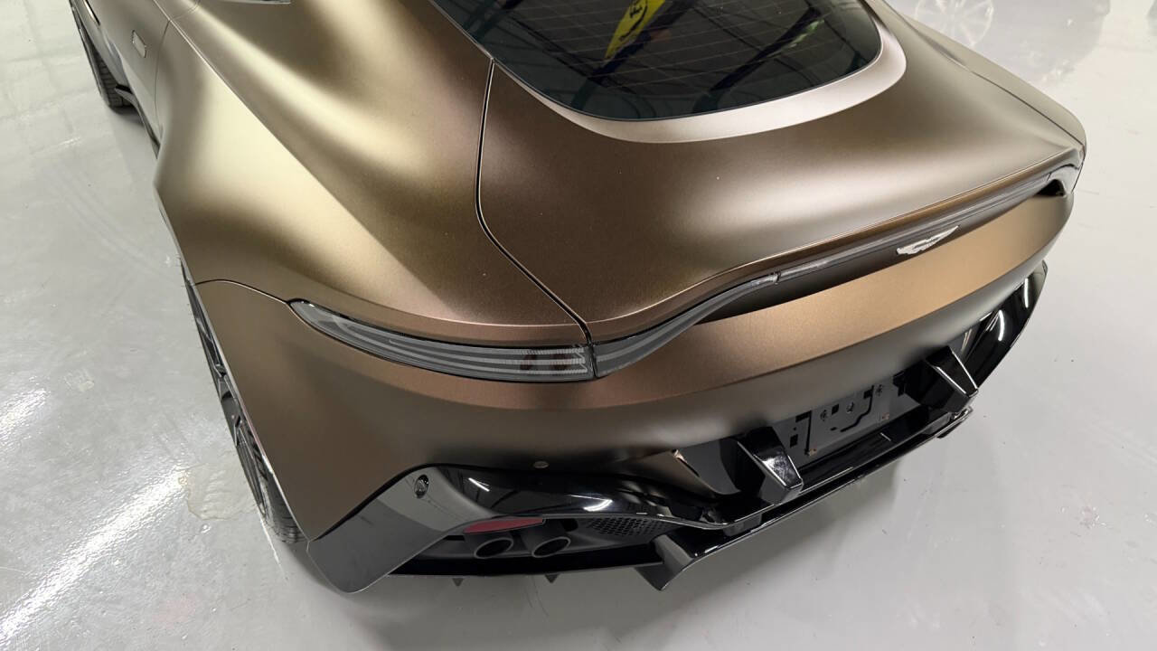 Used 2021 Aston Martin V8 Vantage Coupe image 17