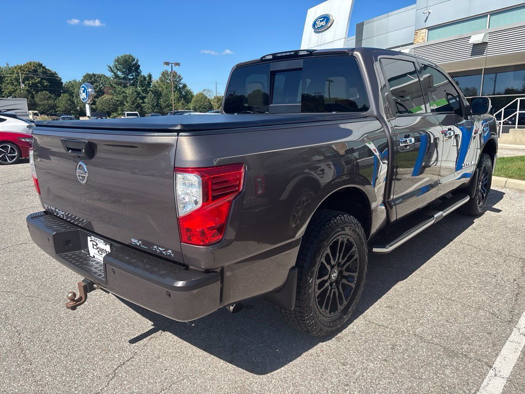 Used 2017 Nissan Titan SL AWD/4WD image 4
