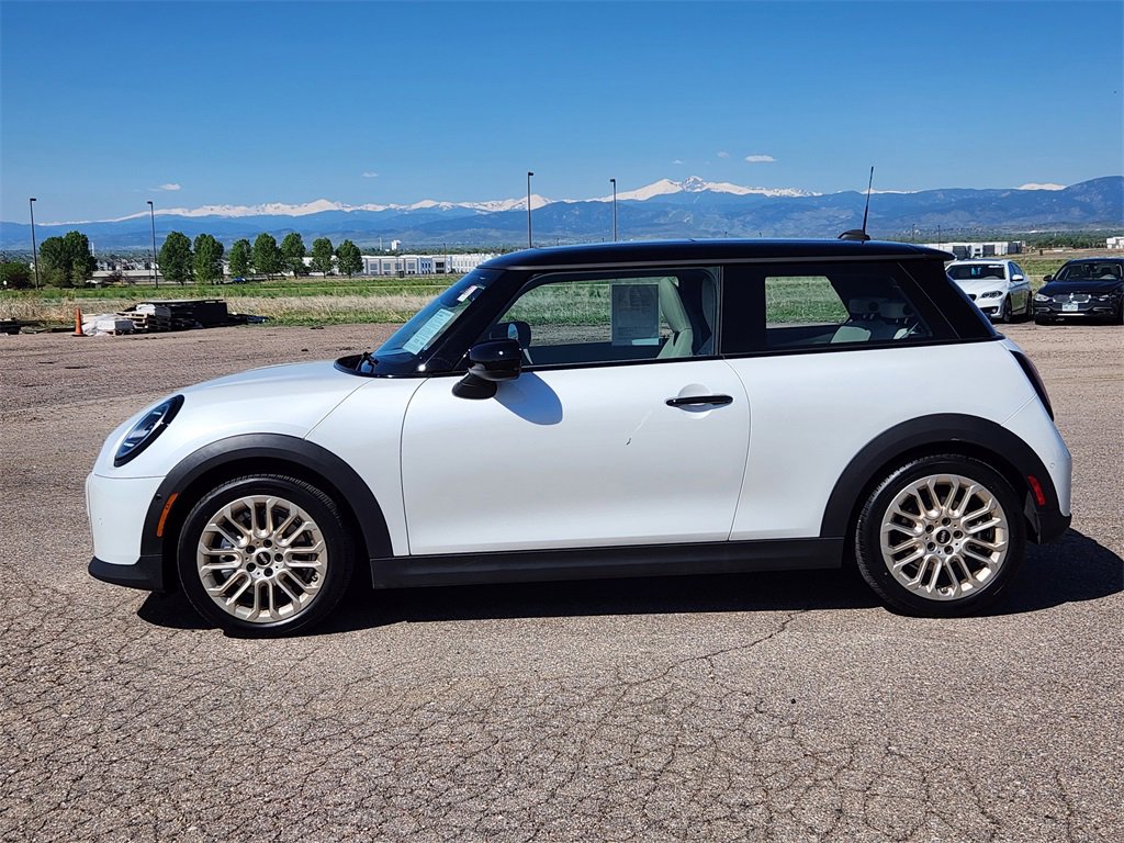 Used 2025 MINI Cooper 2-Door Hardtop image 2