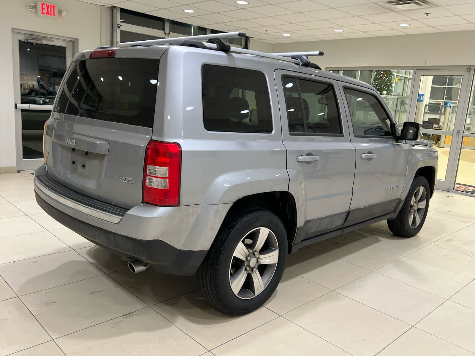 Used 2017 Jeep Patriot High Altitude image 5