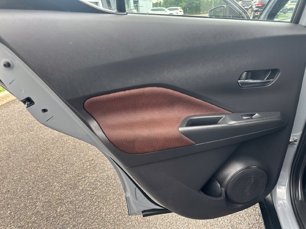 Used 2023 Nissan Kicks SR FWD image 17