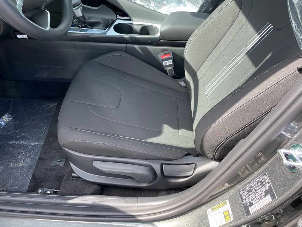 New 2026 Hyundai Elantra Hybrid FWD image 9