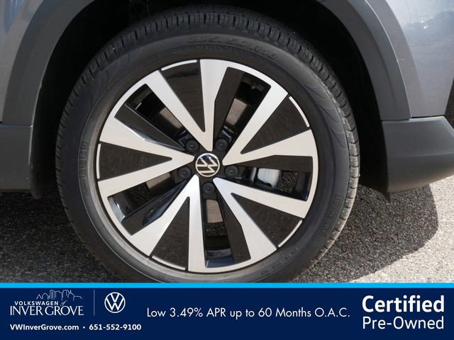 Used 2023 Volkswagen Taos SE w/ Panoramic Sunroof Package AWD/4WD image 9