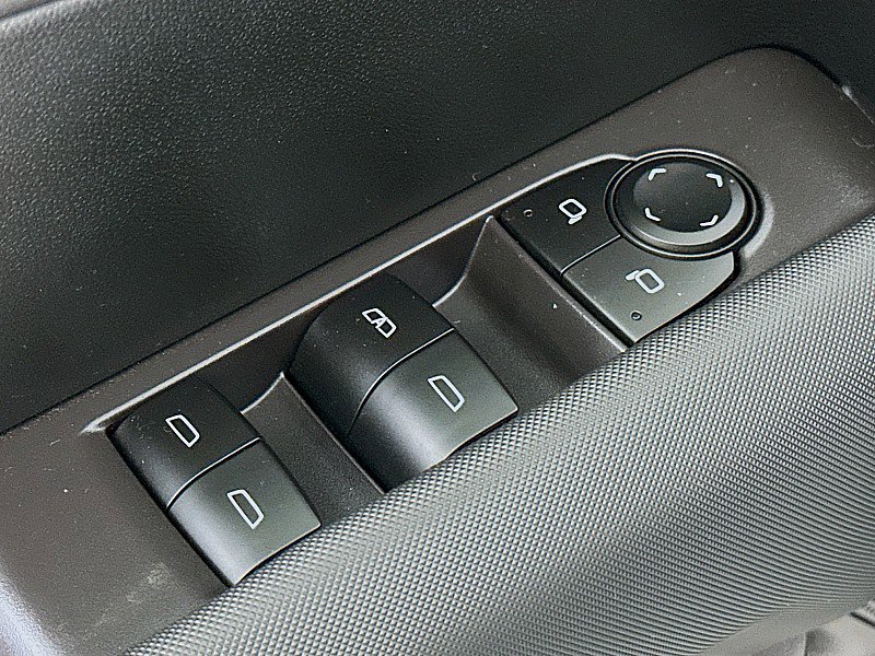 Used 2023 Chevrolet Colorado Z71 w/ Z71 Convenience Package 2 image 17