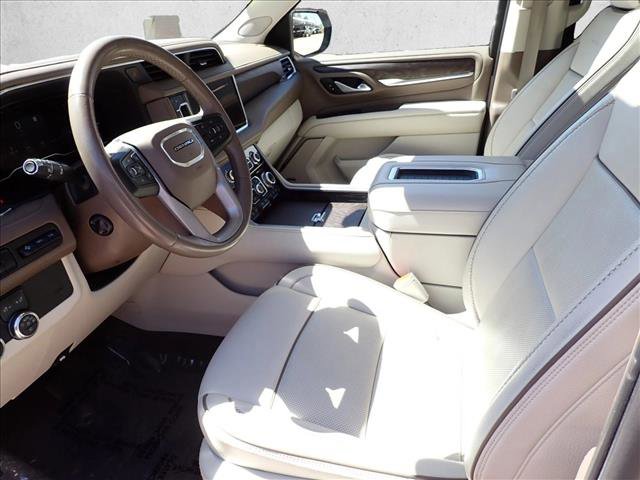 Used 2023 GMC Yukon XL Denali AWD/4WD image 13