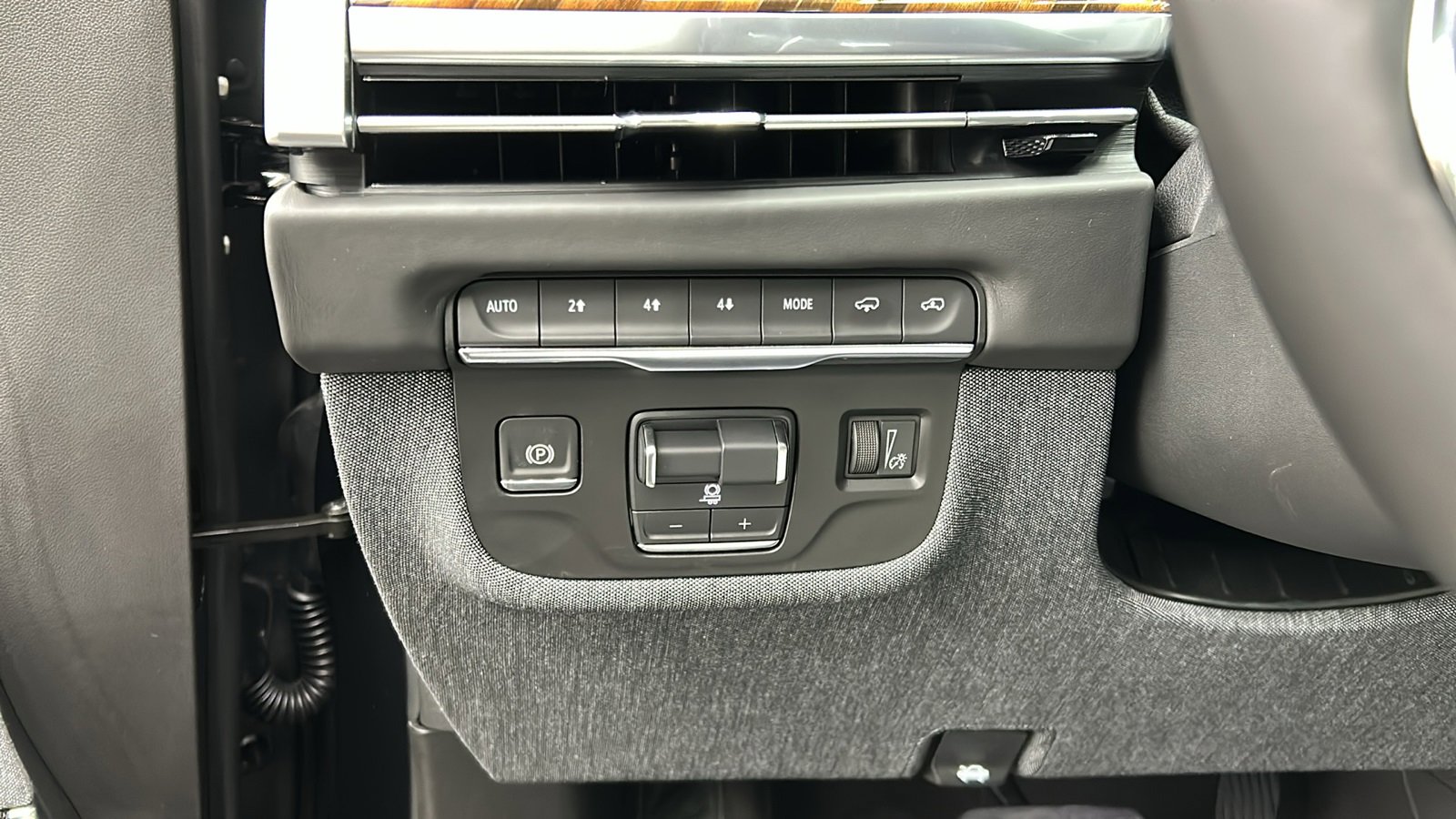 Used 2025 Cadillac Escalade Sport Platinum image 27