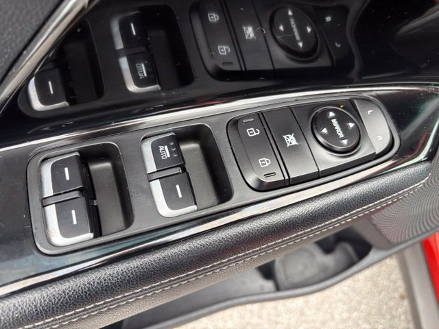 Used 2022 Kia Niro LXS FWD image 11