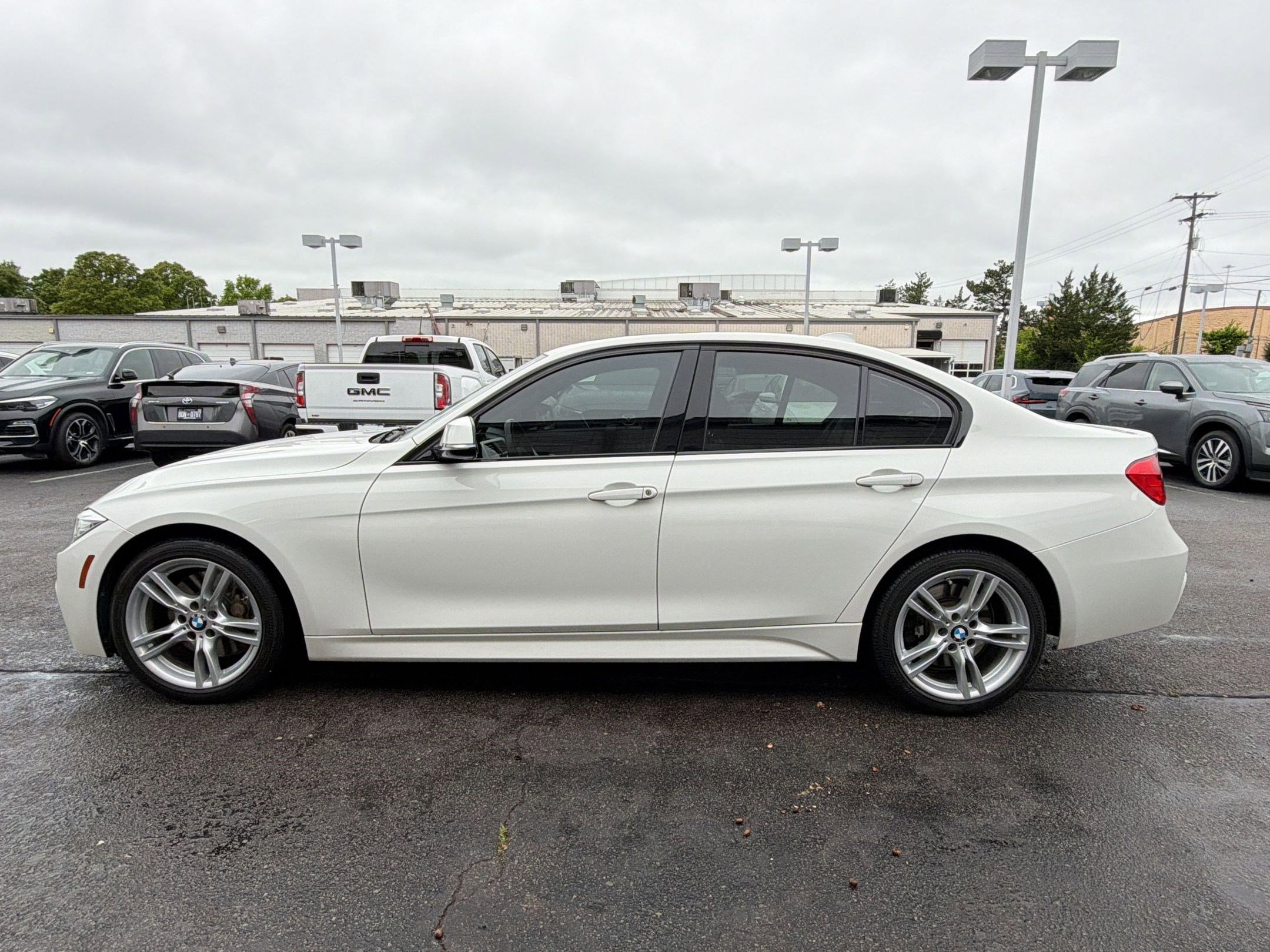 Used 2014 BMW 335i xDrive Sedan AWD/4WD image 2