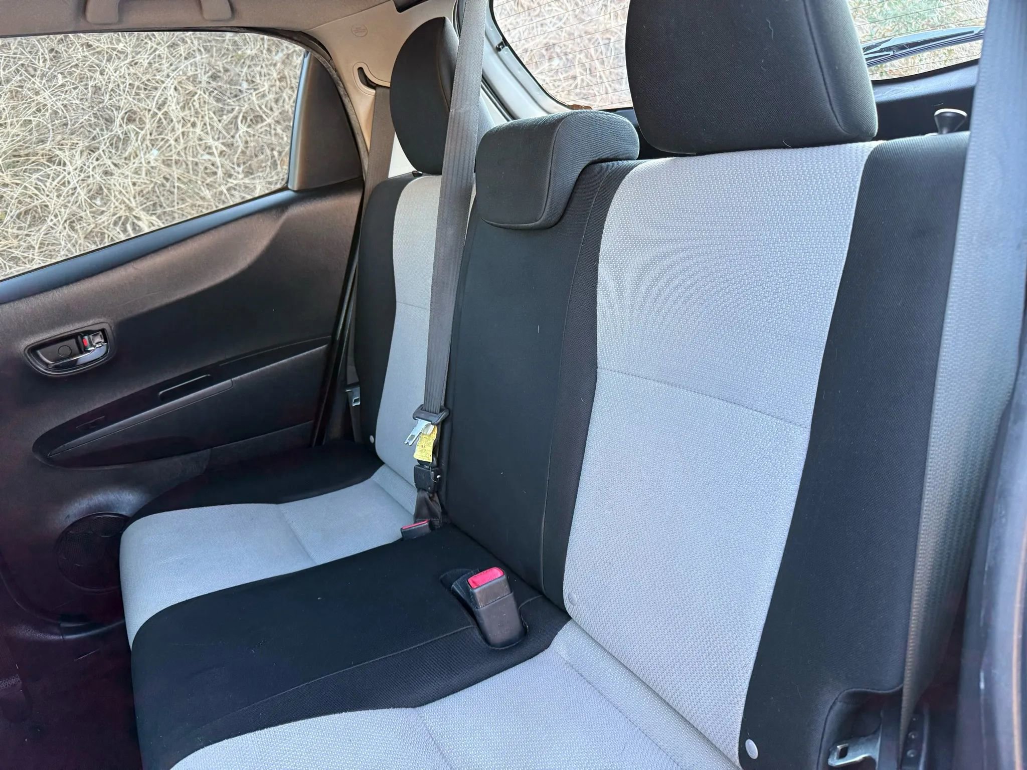 Used 2013 Toyota Yaris LE image 19