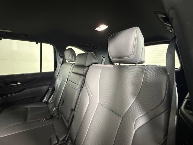 Used 2022 Lexus LX 600 4WD w/ Luxury Package image 27