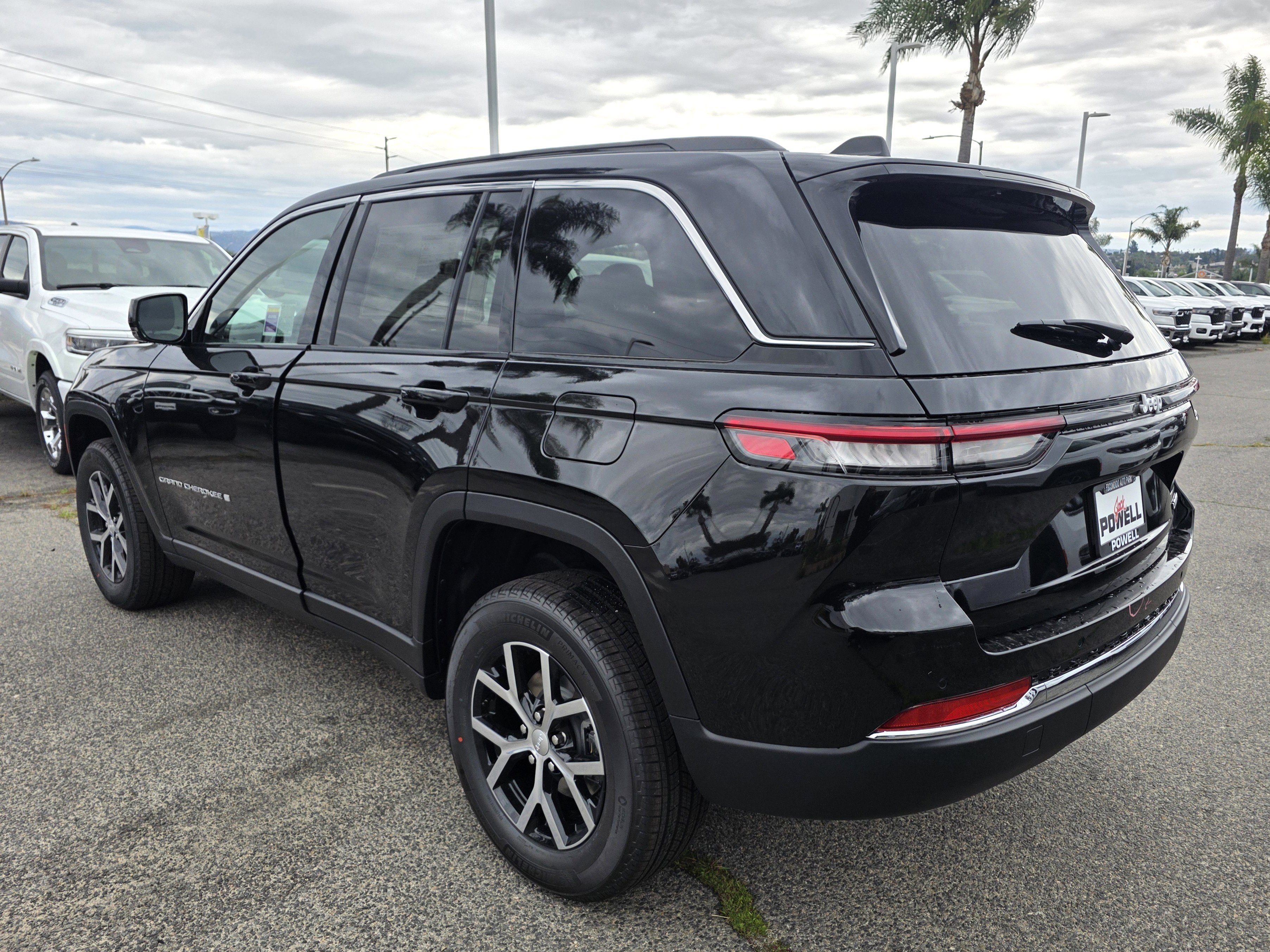 New 2025 Jeep Grand Cherokee Limited image 3