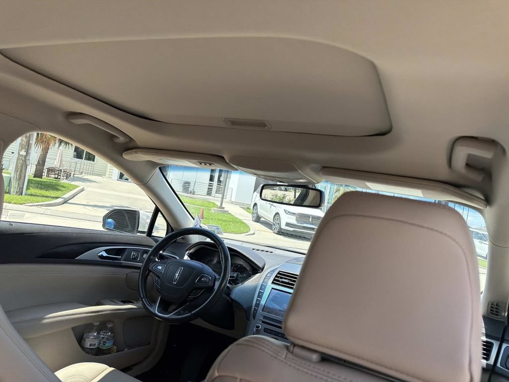 Used 2020 Lincoln MKZ Reserve w/ Monochromatic Package FWD image 12