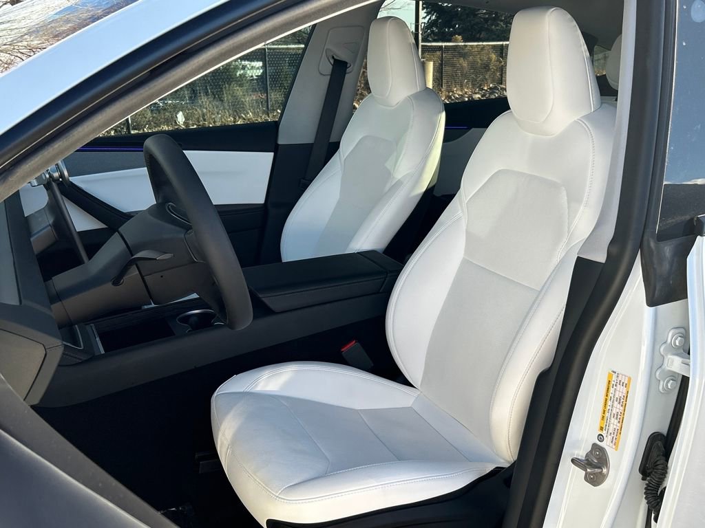 Used 2026 Tesla Model Y AWD image 19