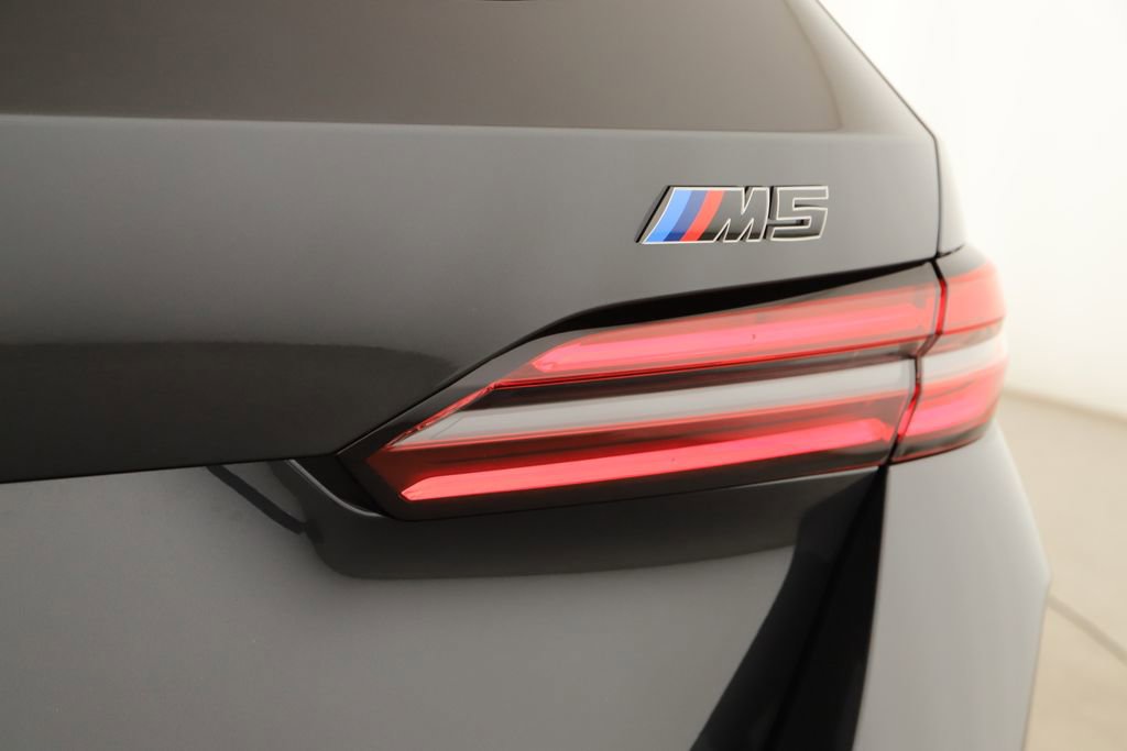 Used 2026 BMW M5 Touring AWD/4WD image 40