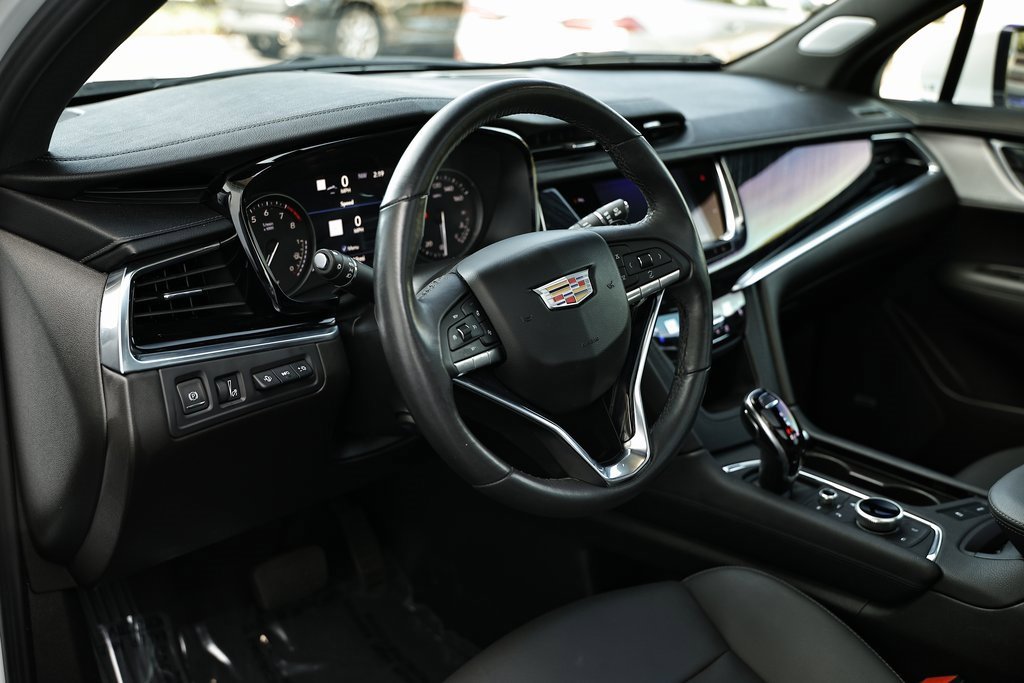 Used 2024 Cadillac XT6 Premium Luxury w/ Technology Package image 20