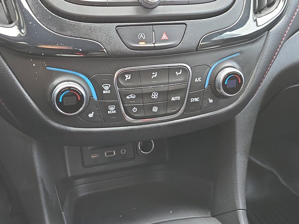 Used 2022 Chevrolet Equinox RS w/ Infotainment Package FWD image 24
