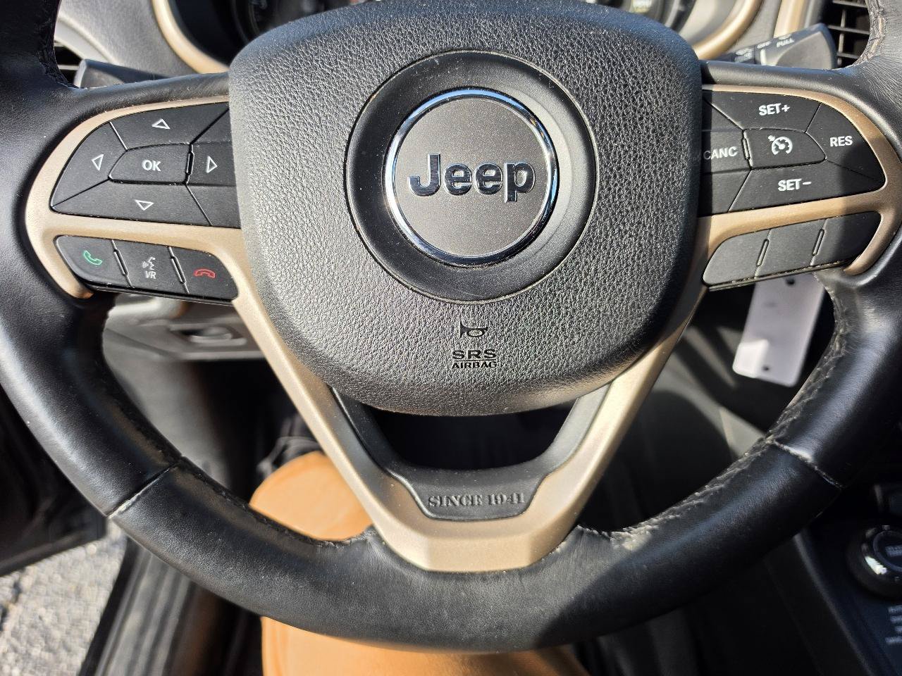 Used 2016 Jeep Cherokee 75th Anniversary AWD/4WD image 10