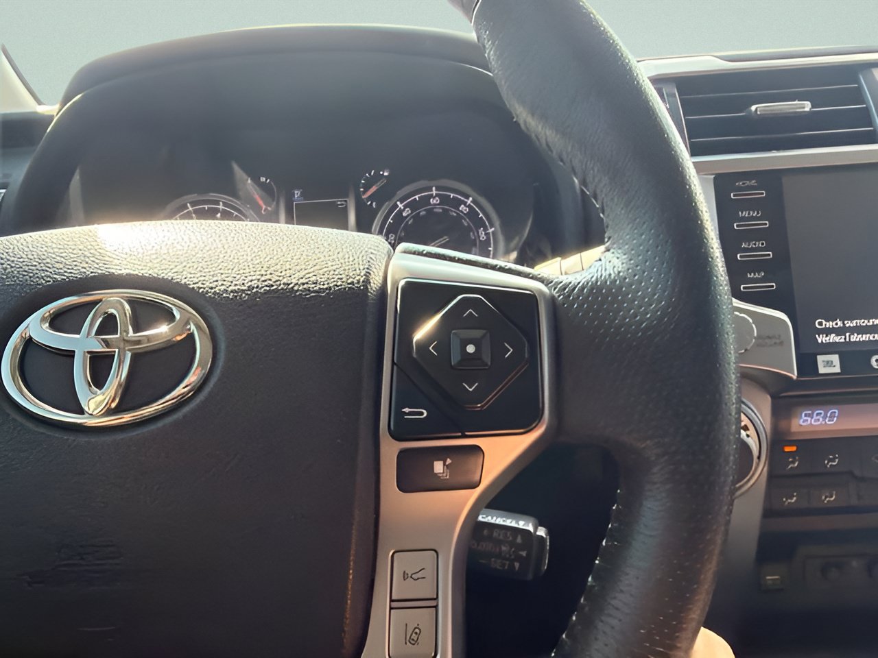 Used 2021 Toyota 4Runner Limited AWD/4WD image 21