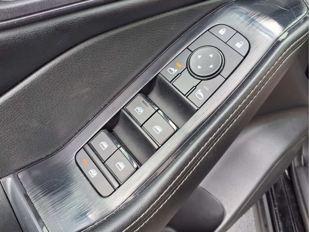 Used 2024 Nissan Rogue SV FWD image 17