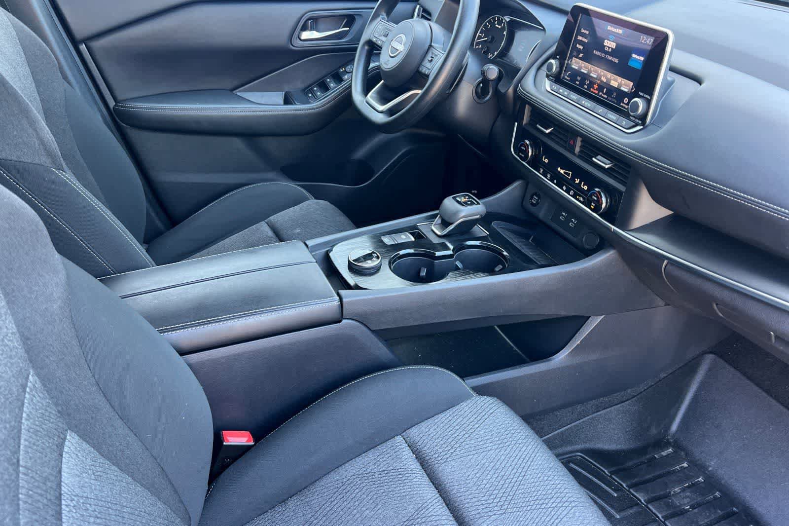 Used 2024 Nissan Rogue SV image 18