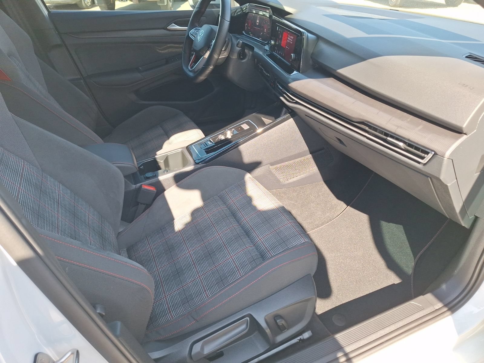 Used 2024 Volkswagen GTI S FWD image 31