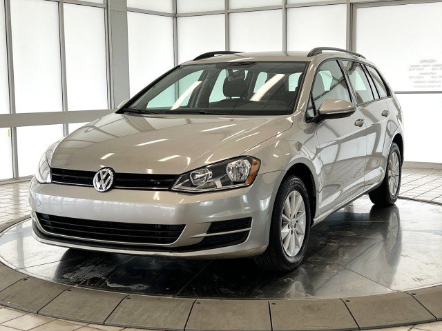 Used 2016 Volkswagen Golf S FWD image 3