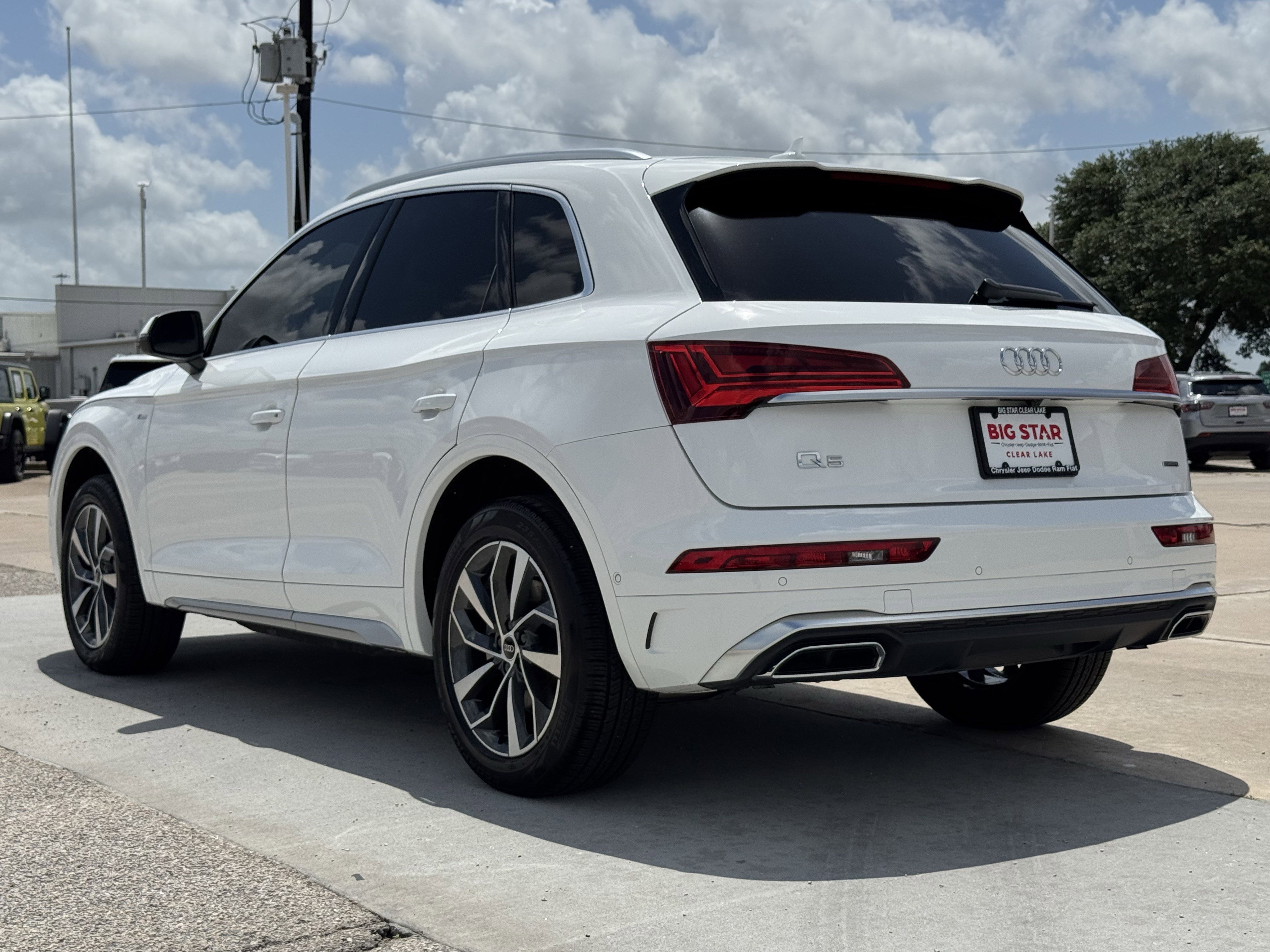 Used 2023 Audi Q5 2.0T Prestige w/ Prestige Package image 8