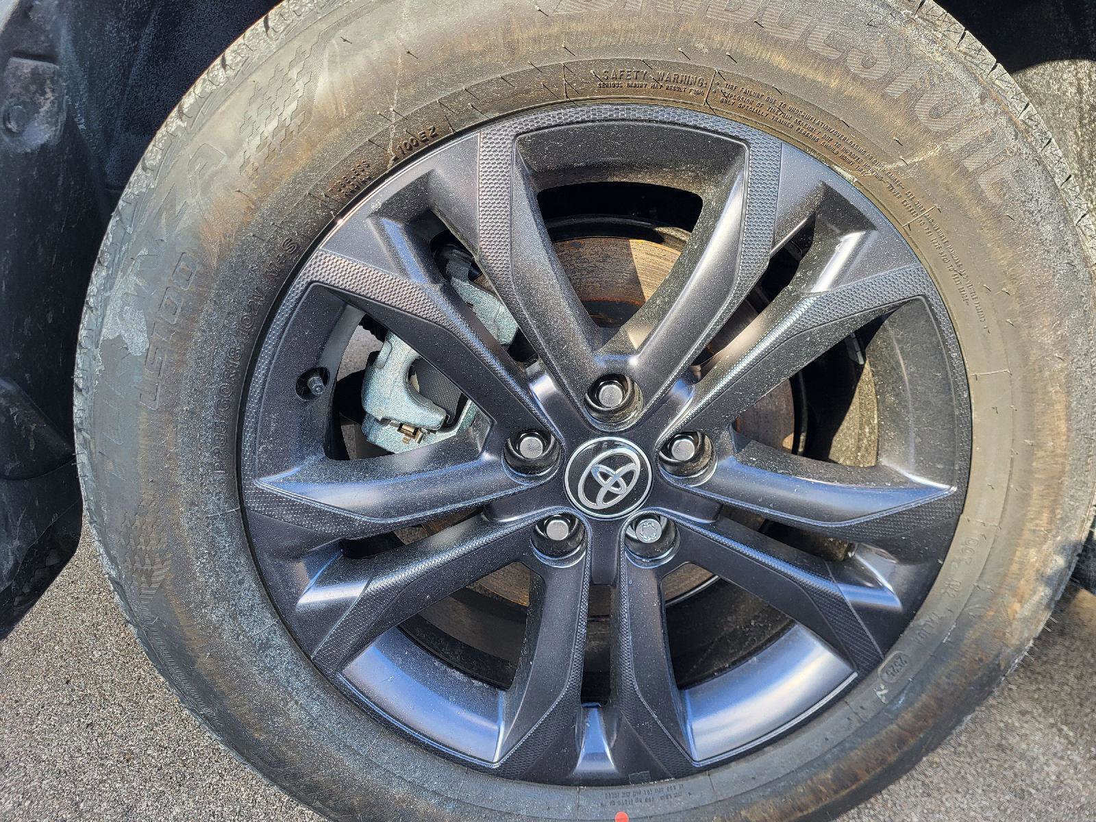 Used 2025 Toyota Sienna XSE image 14