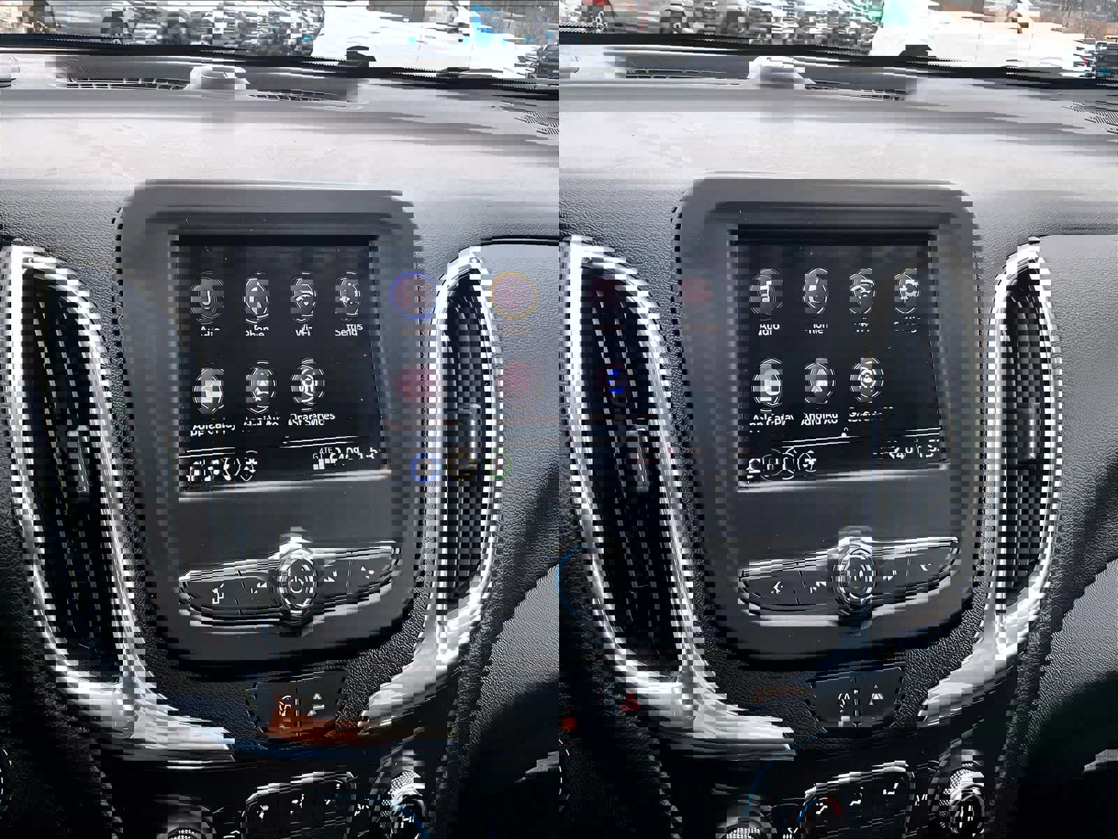 Used 2023 Chevrolet Equinox LT image 25