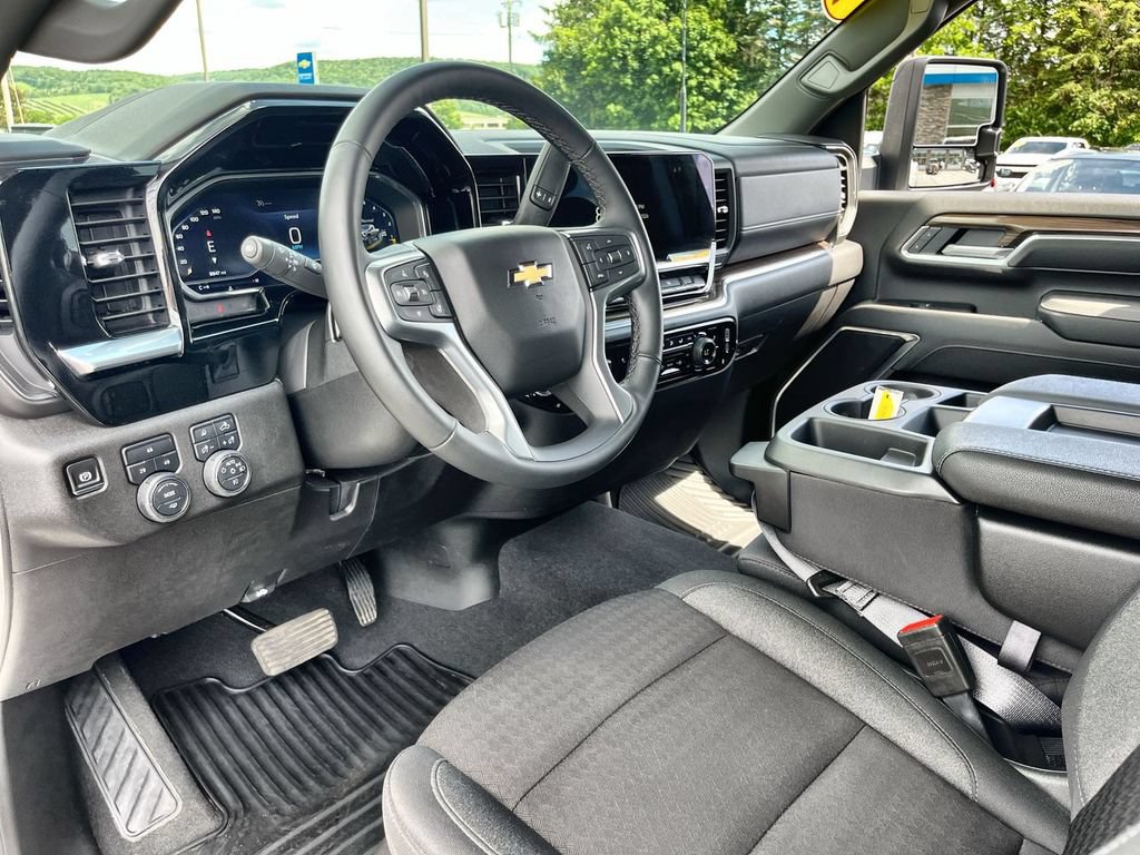 Used 2025 Chevrolet Silverado 2500 LT w/ Safety Package AWD/4WD image 10
