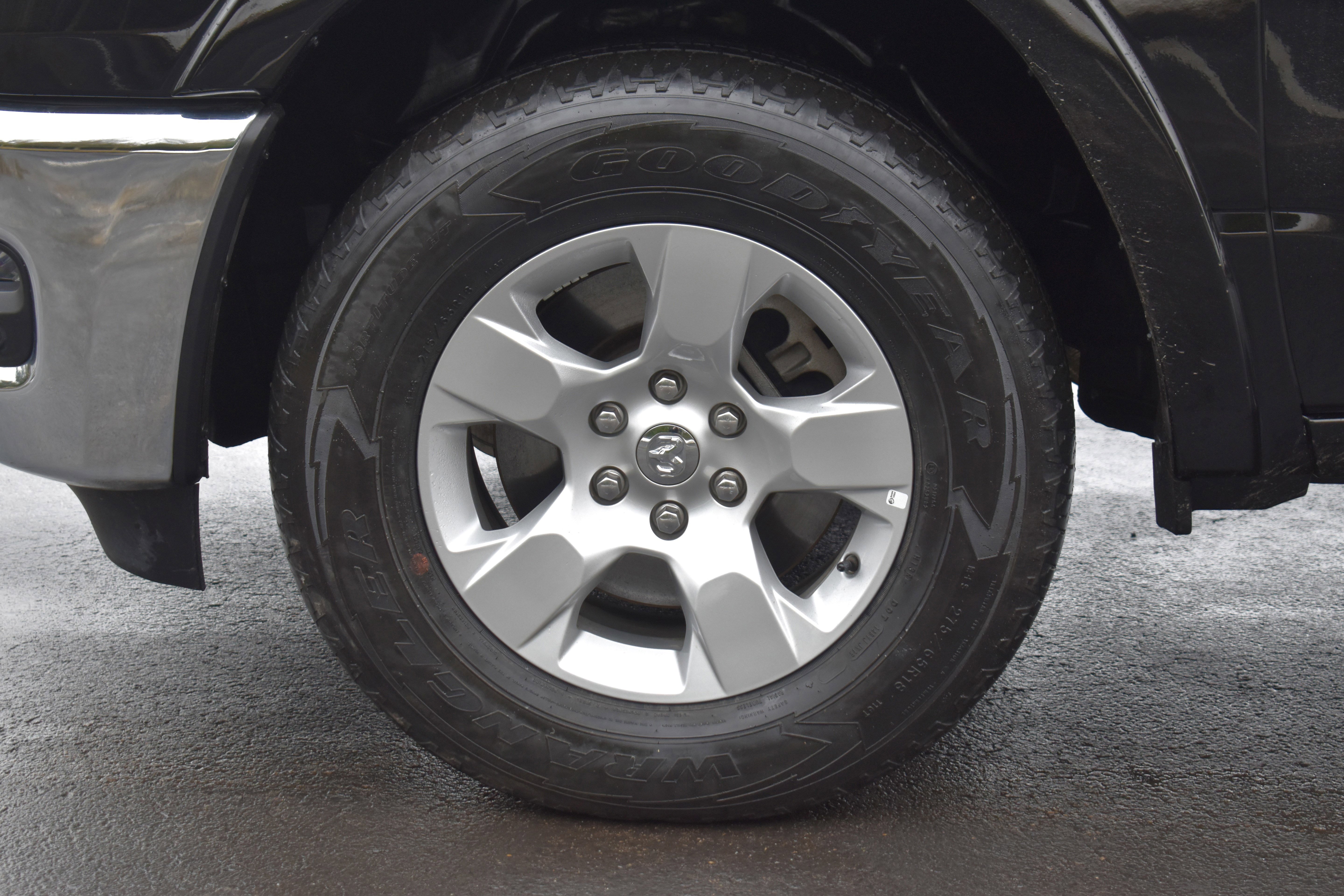 Used 2025 RAM 1500 Big Horn image 40