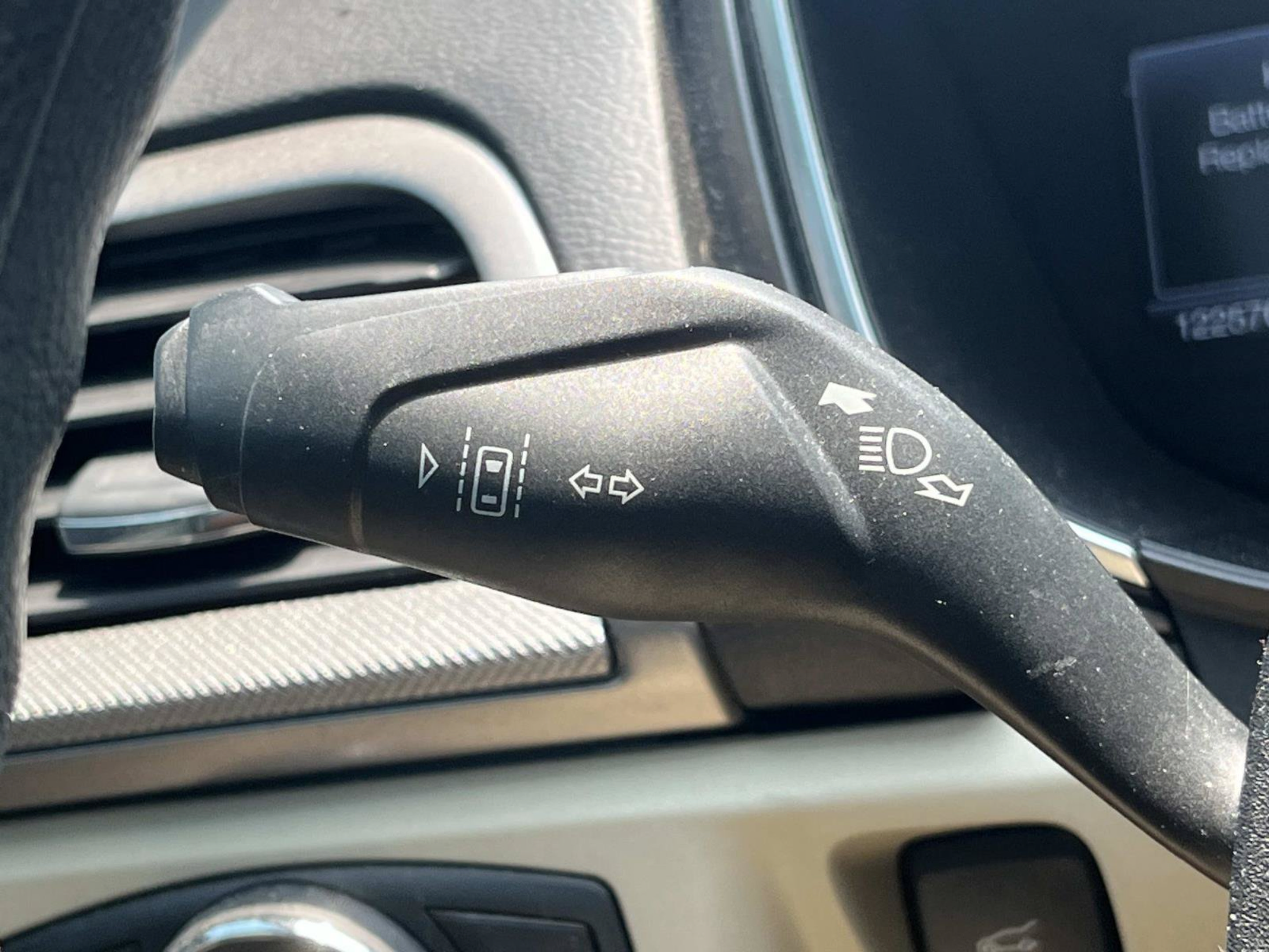 Used 2019 Ford Fusion SE FWD image 35
