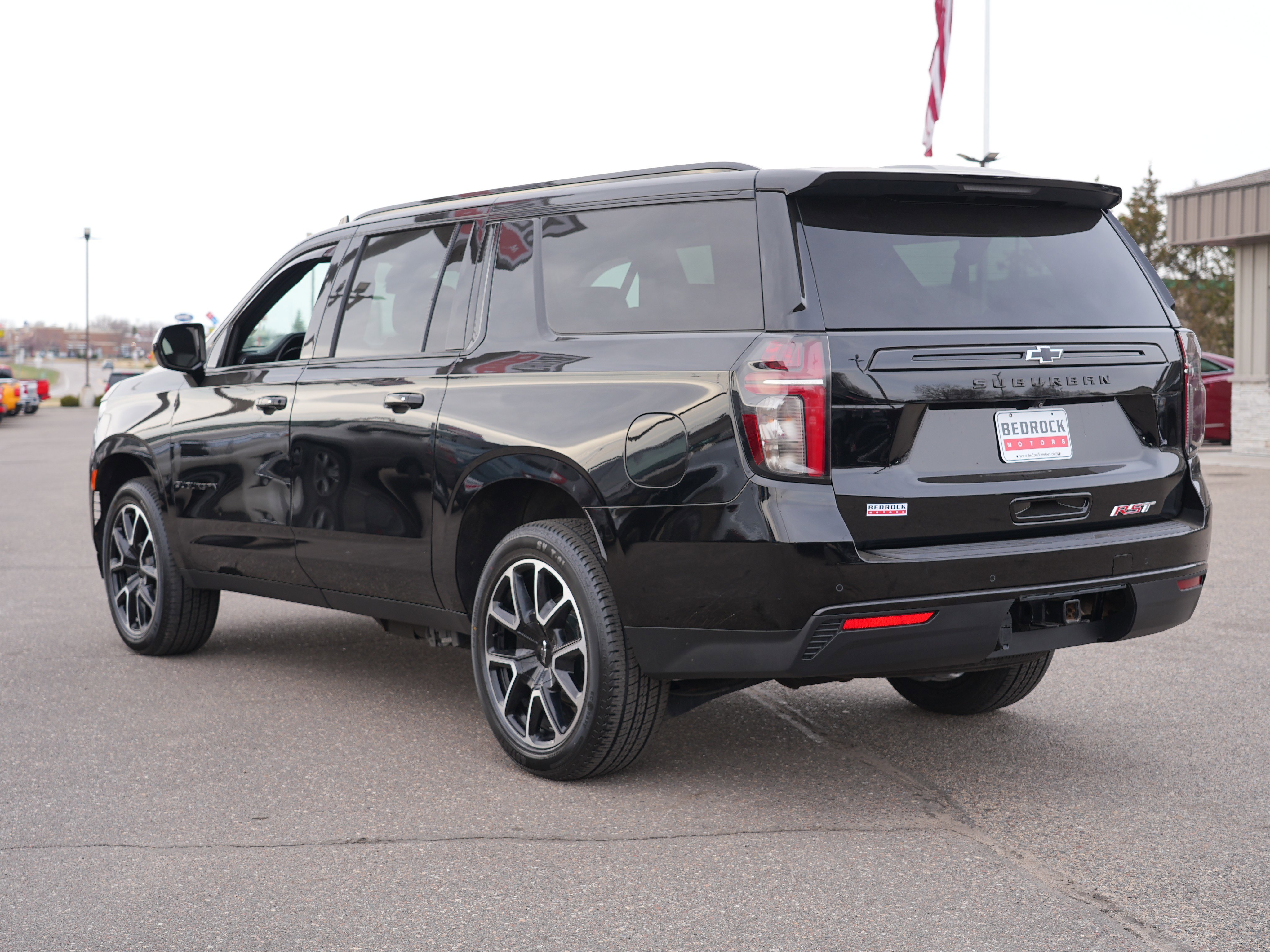 Used 2023 Chevrolet Suburban RST AWD/4WD image 5