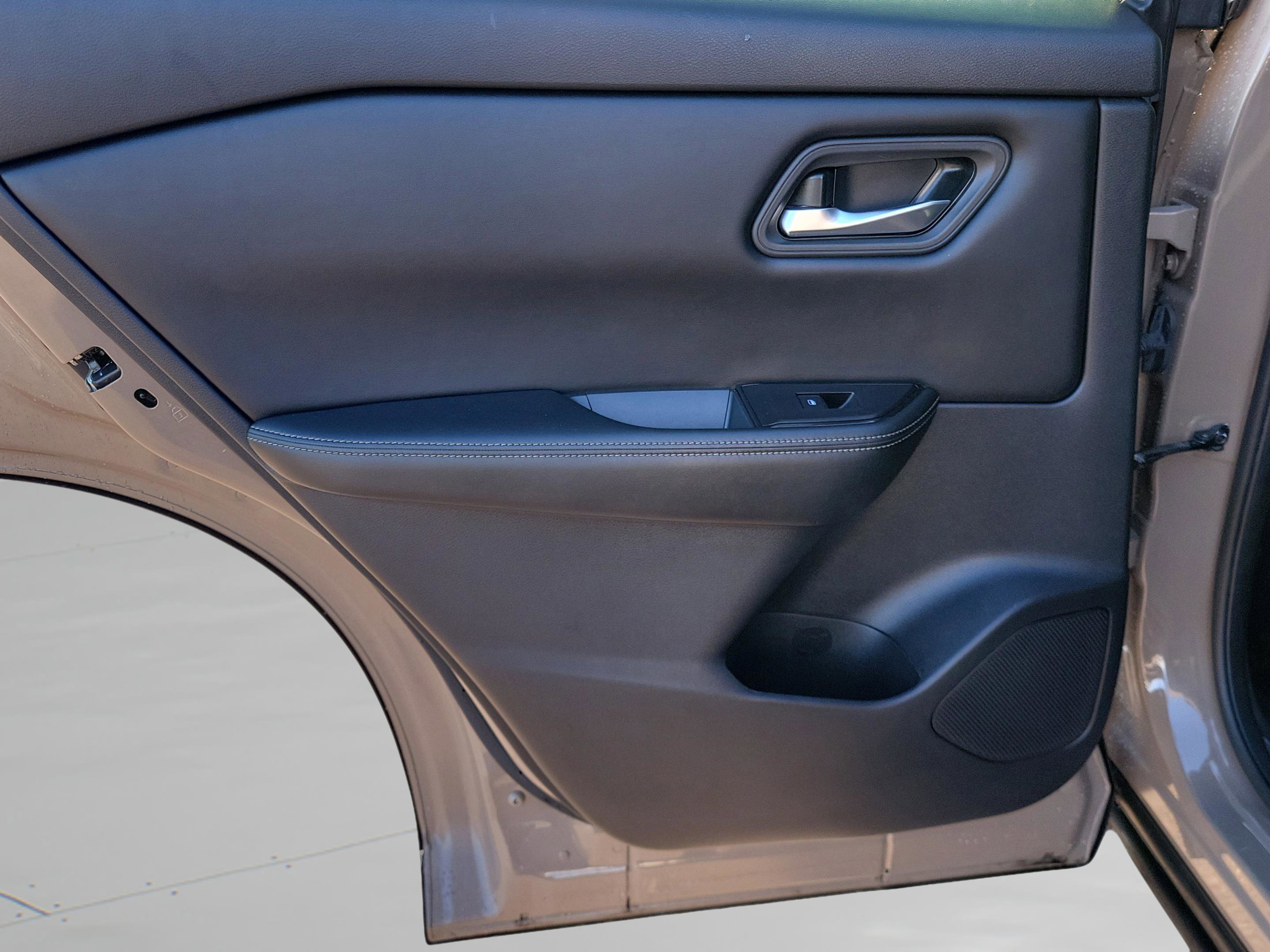 Certified 2024 Nissan Rogue SV image 12