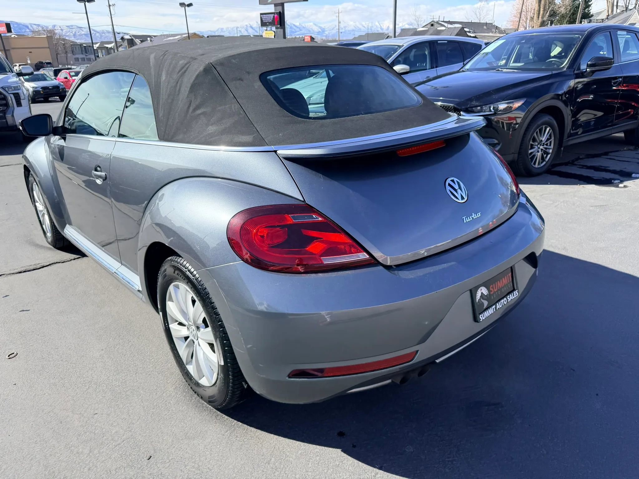 Used 2018 Volkswagen Beetle 2.0T SE image 6