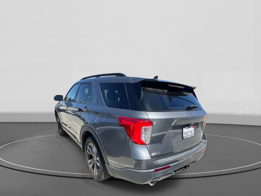 Used 2023 Ford Explorer XLT w/ Equipment Group 202A RWD image 6