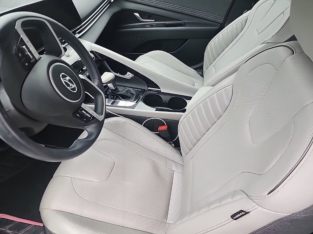 Used 2021 Hyundai Elantra Limited image 5