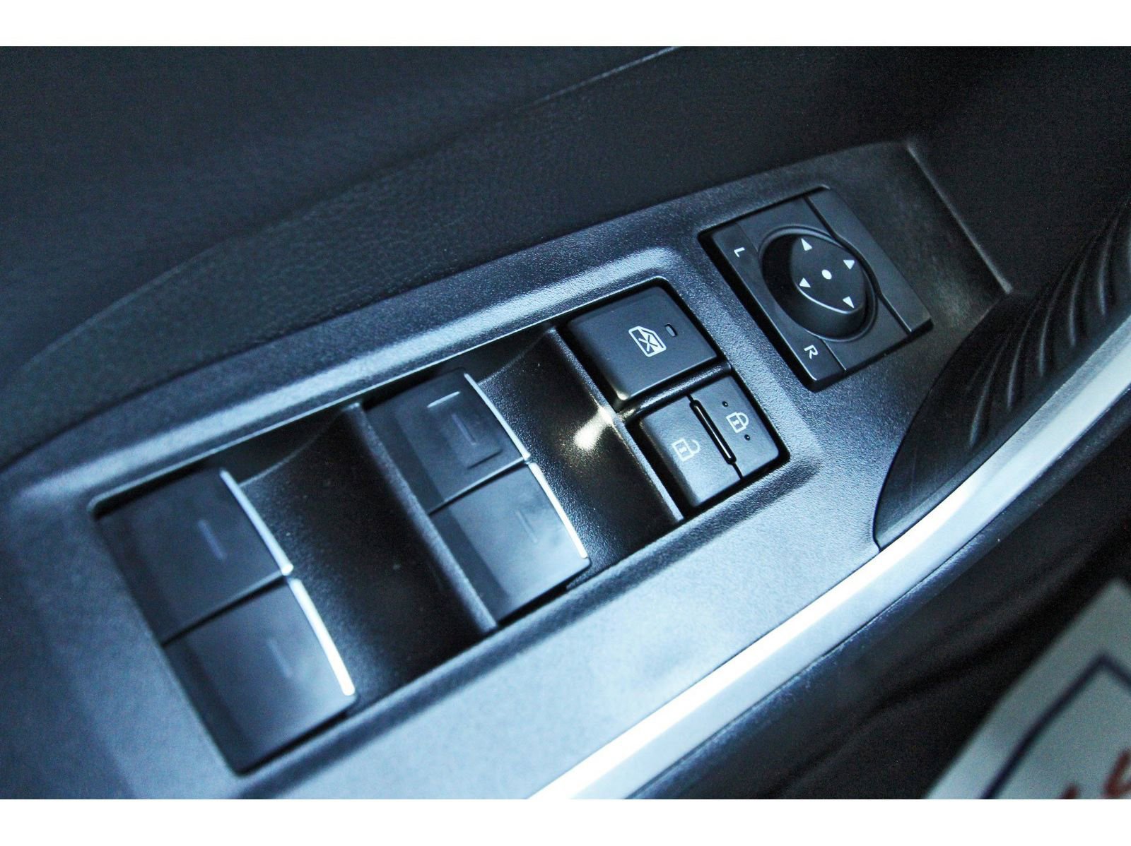 Used 2024 Toyota RAV4 XSE AWD/4WD image 19