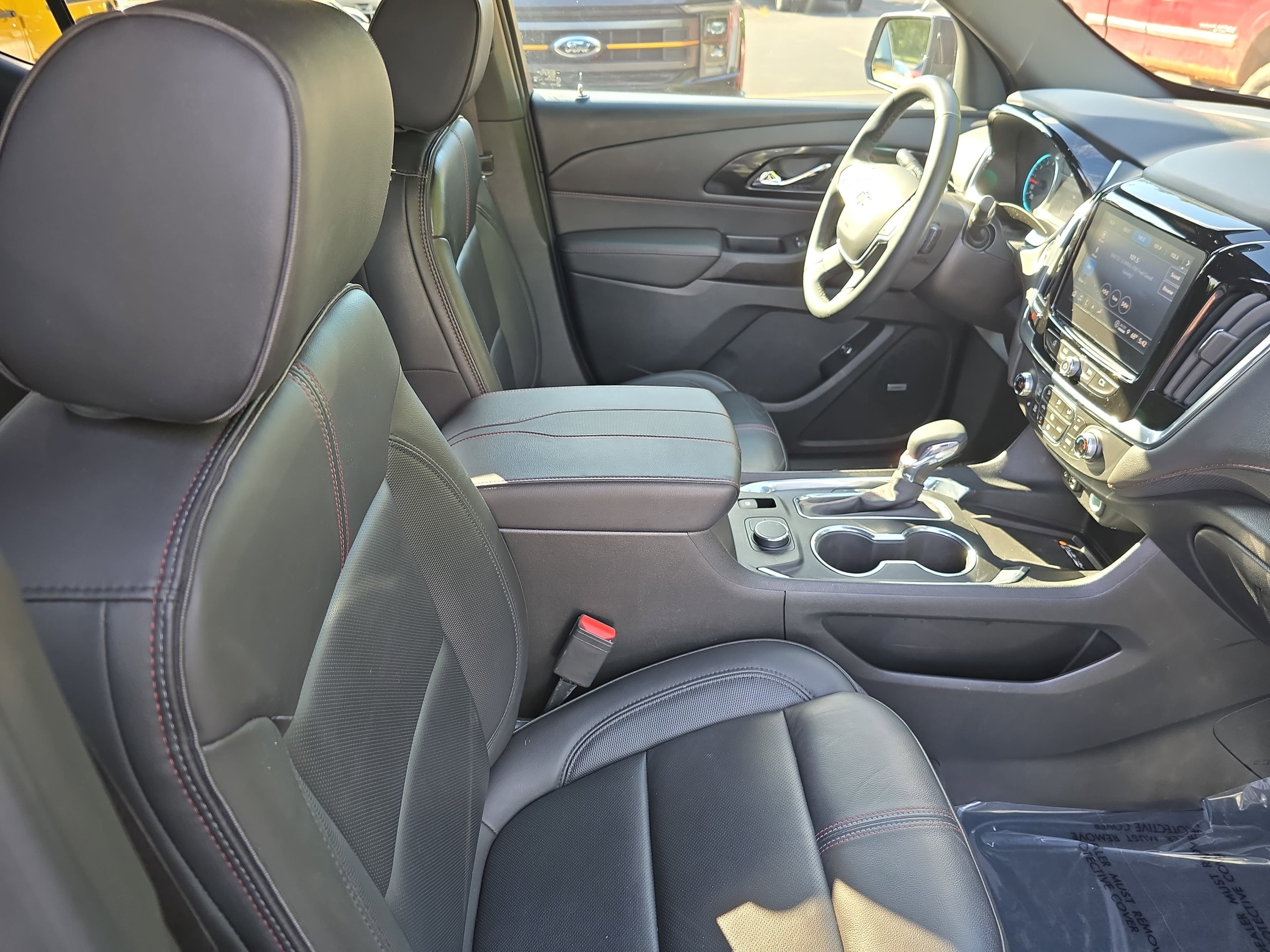 Used 2023 Chevrolet Traverse RS FWD image 10