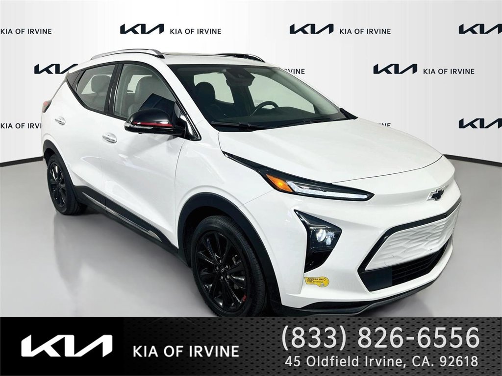 Used 2023 Chevrolet Bolt EUV Premier w/ Sun & Sound Package FWD image 1