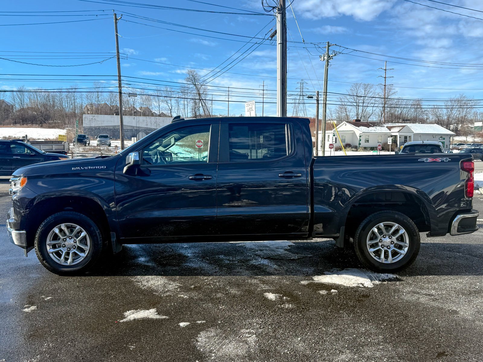 Used 2022 Chevrolet Silverado 1500 LT image 4