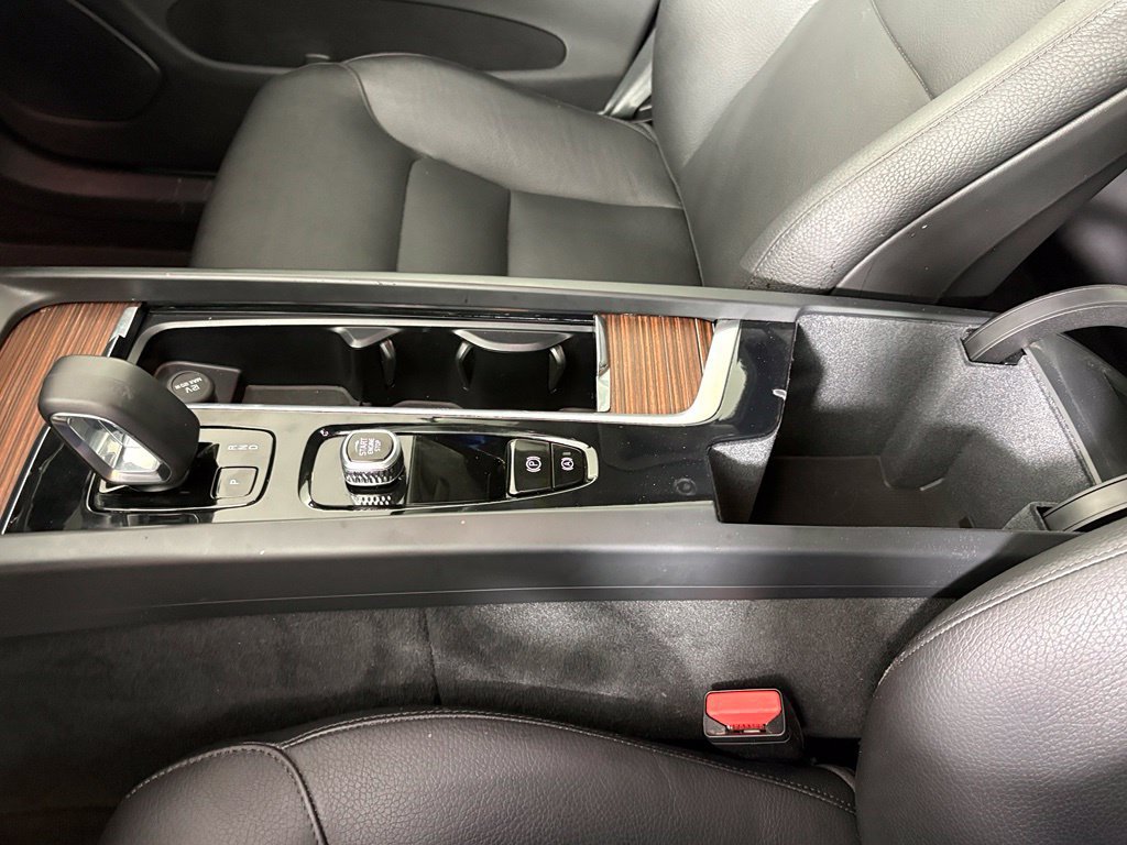 Used 2023 Volvo XC60 B5 Plus w/ Protection Package Premier FWD image 31